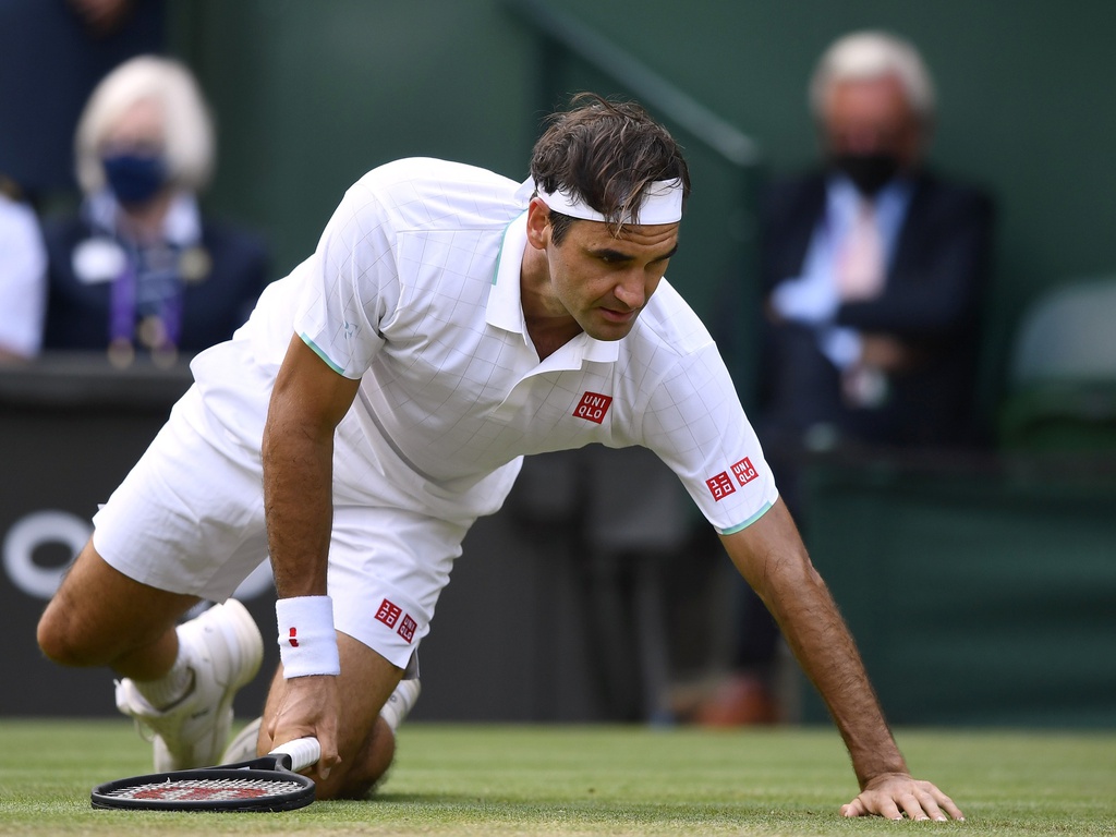 Federer bại trước Hubert Hurkacz tại tứ kết Wimbledon 2021