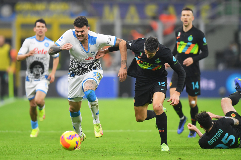 Milan và Napoli giúp Inter rút ngắn khoảng cách