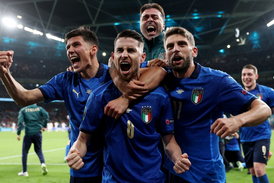 Màu áo truyền thống của đội tuyển Italia