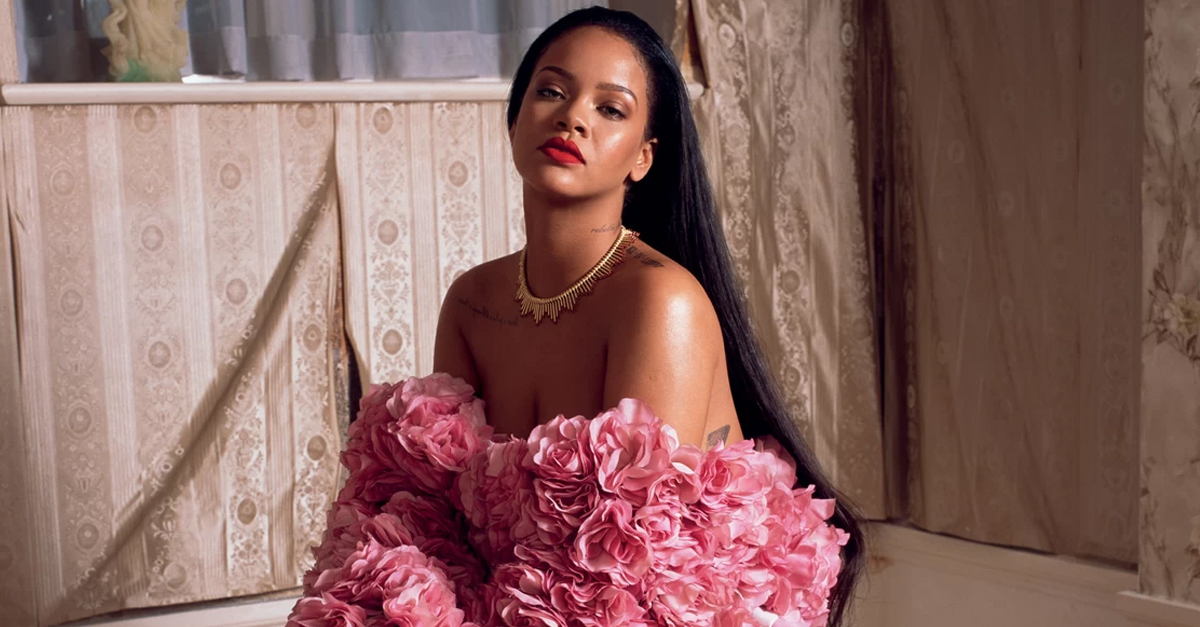Nữ ca sĩ/ tỷ phú Rihanna